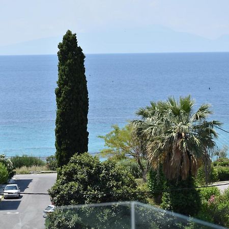 Sea View Luxury Apartment In Nea Kallikratia. Nea Kallikrateia Dış mekan fotoğraf